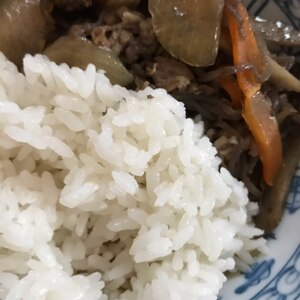 食物繊維たっぷり！舞茸入りごぼうと人参のきんぴら